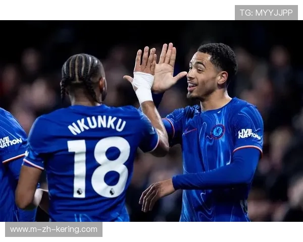 切尔西传球日：风雨无阻，球队仍然保持高精度传球训练